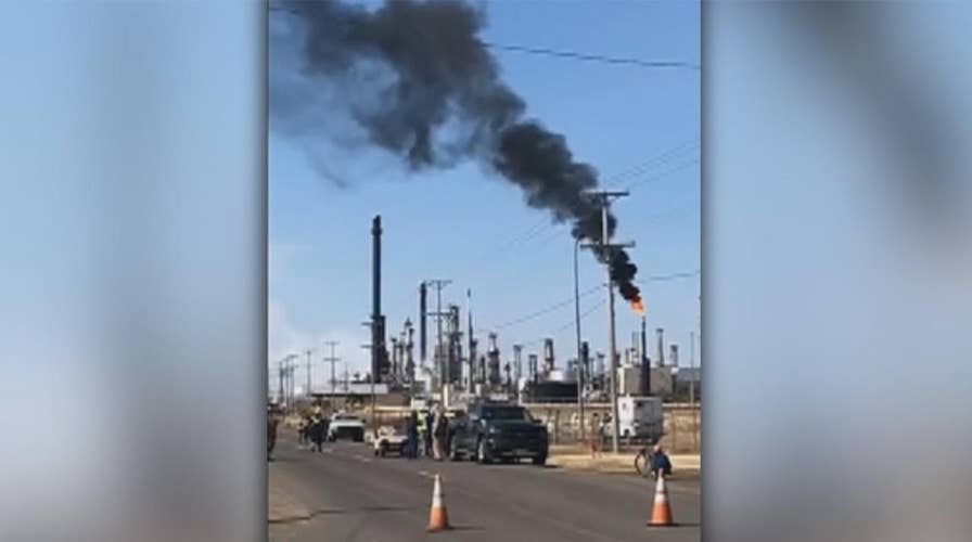 Explosion rocks oil refinery in Superior, Wisconsin