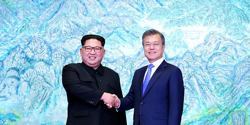 North And South Korean Leaders Hold Historic Summit Fox News Video 