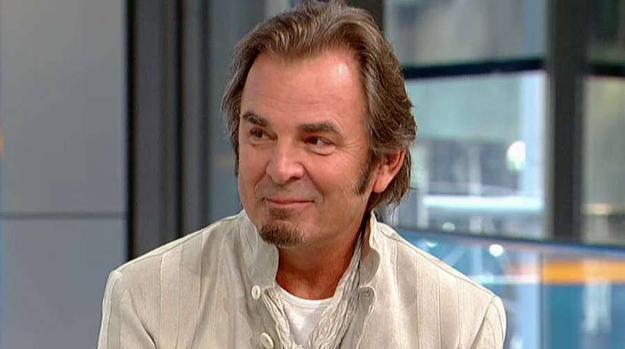 Journey keyboardist pens new memoir