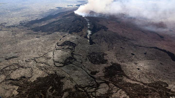 Amazing video: Hawaii’s Kilauea volcano erupts, thousands flee