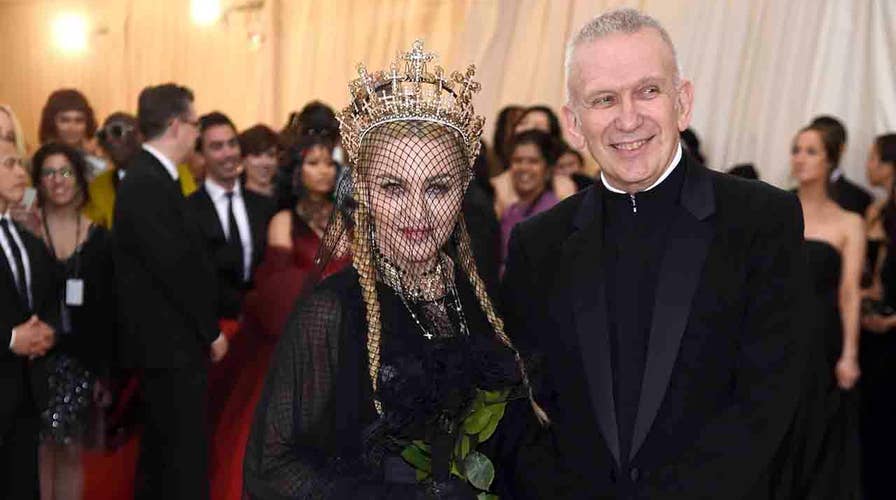 Fox & Trends: Carley Shimkus