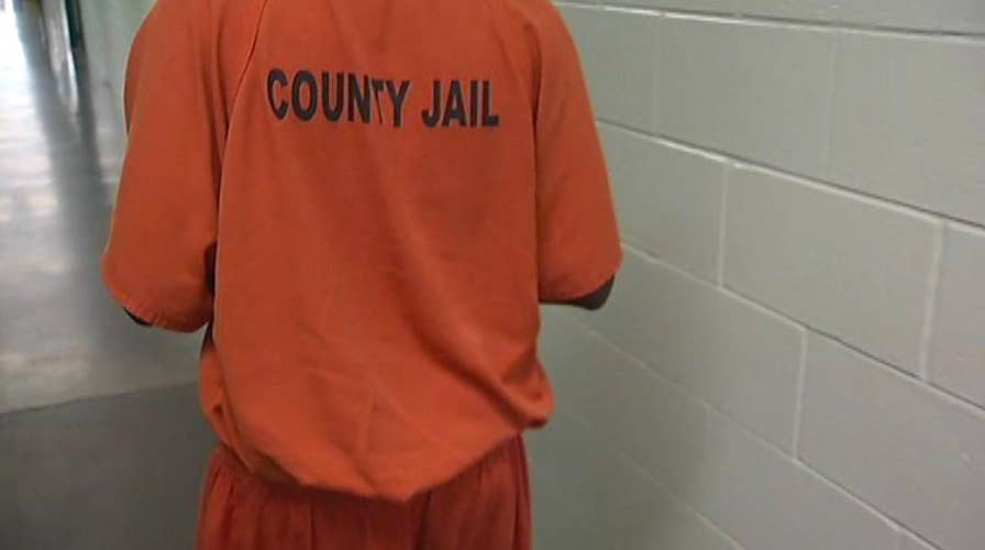 Report shows more illegal immigrants in ICE custody