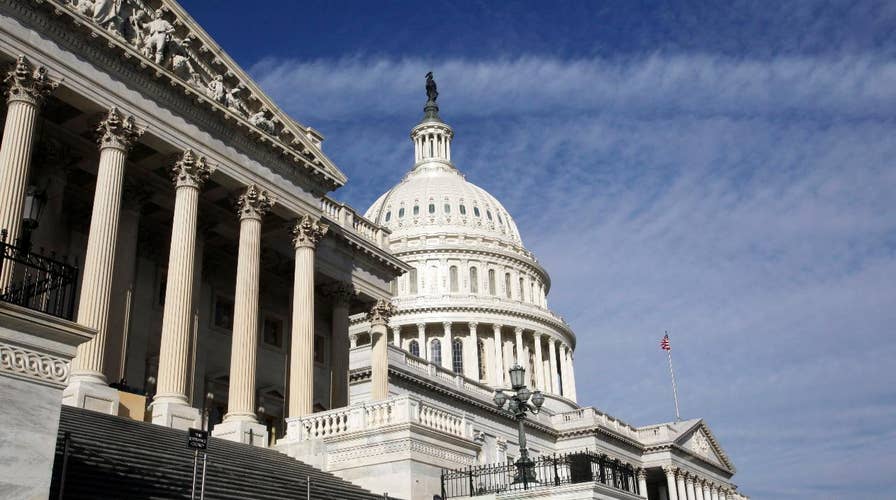 Why is Democrats' advantage ahead of the midterms shrinking?