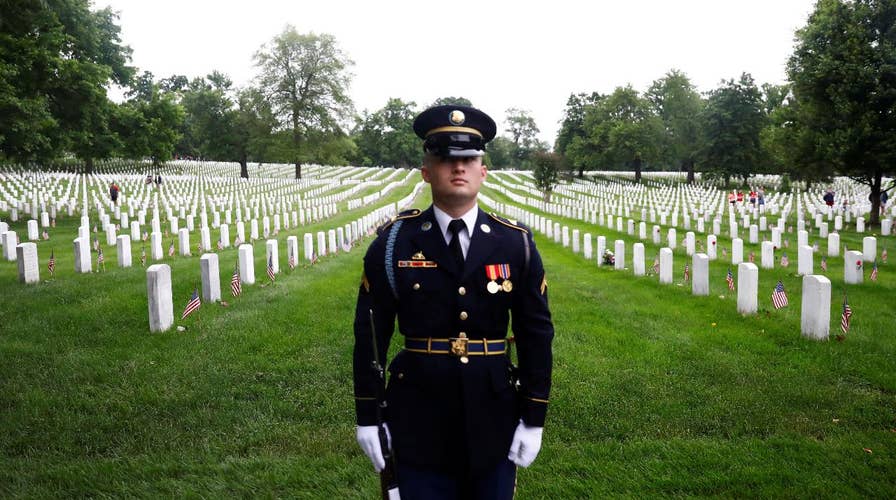 America remembers its war dead