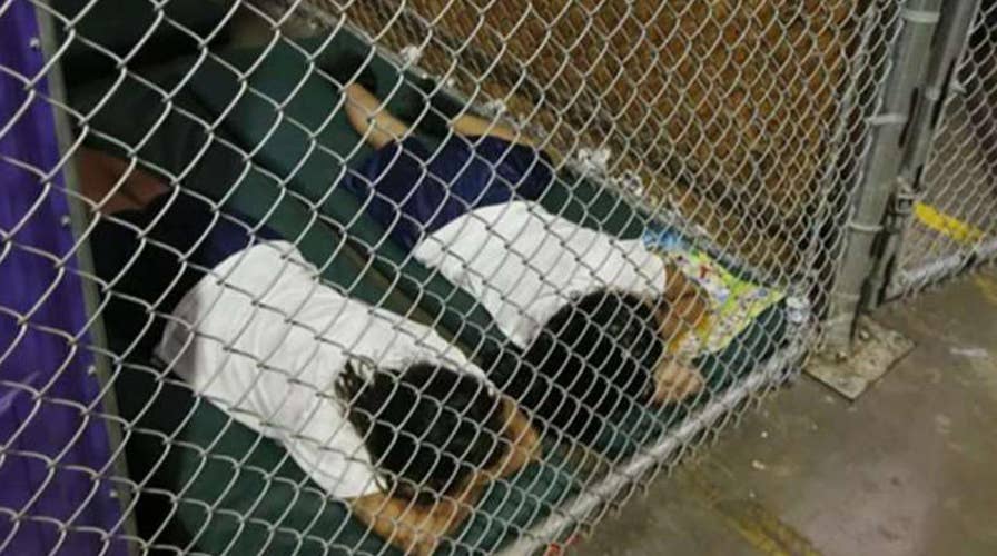 2014 photo of detained children used as swipe against Trump