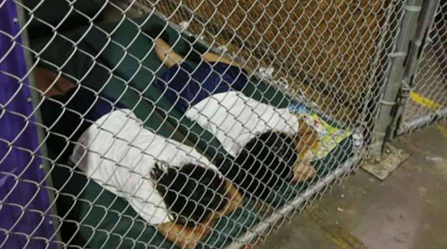 2014 photo of detained children used as swipe against Trump