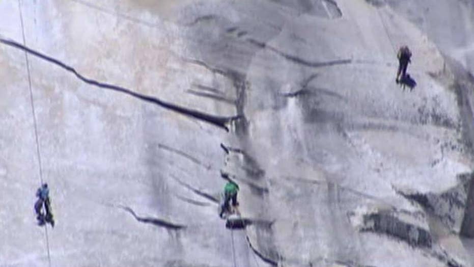 Two Hikers Die After Falling From El Capitan In Yosemite Park 