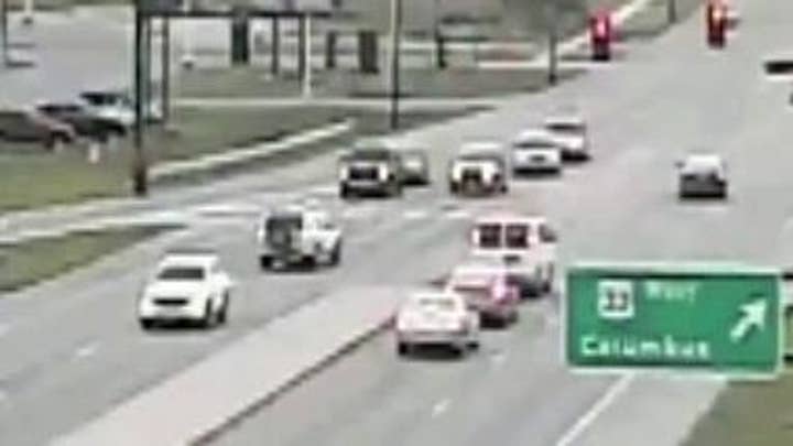 Wrong way: Motorist drives in reverse on Ohio highway 