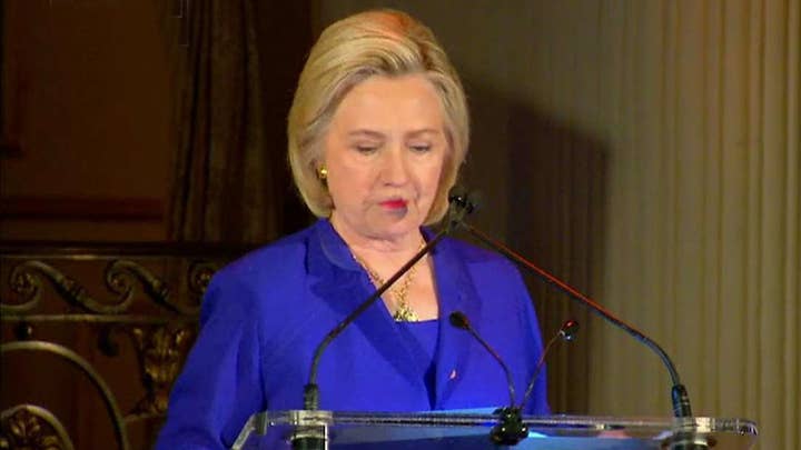 Clinton cites Bible quote to fight Trump on immigration