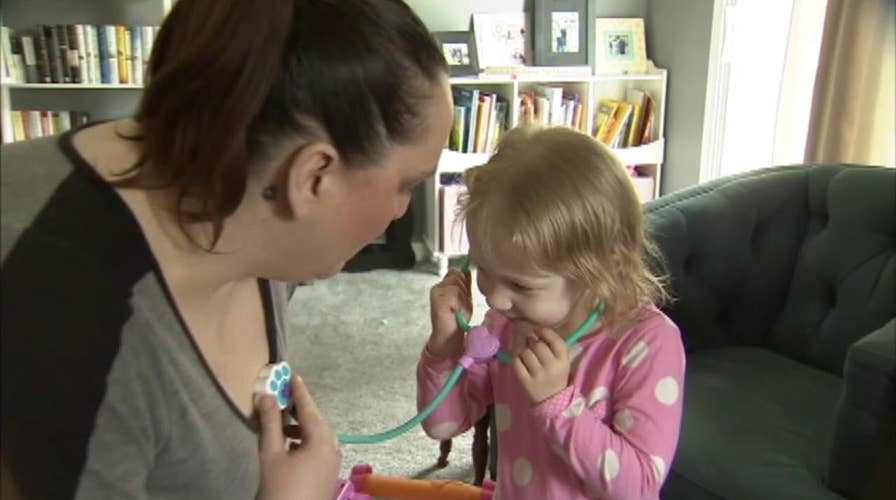 Hero toddler saves mom after a seizure