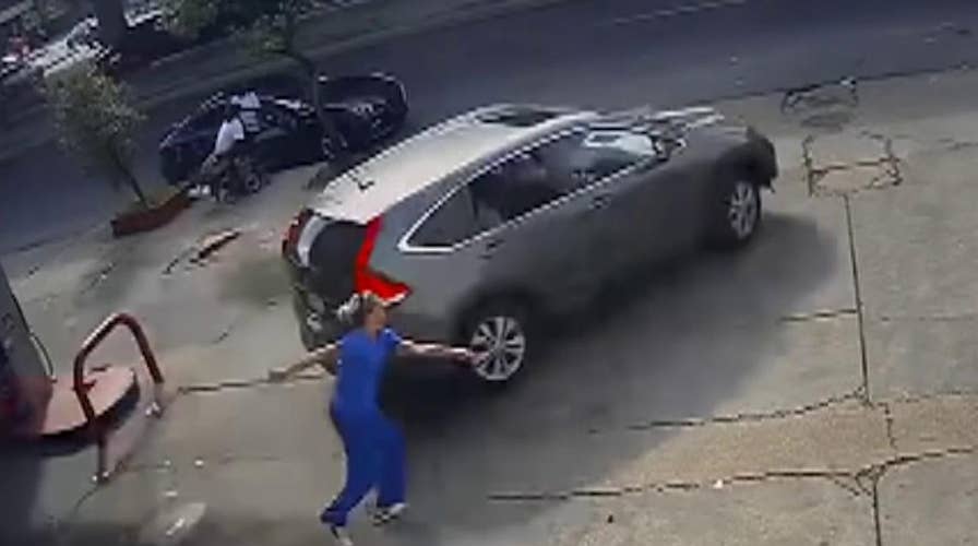 Raw video: Car stolen from gas station in New Orleans