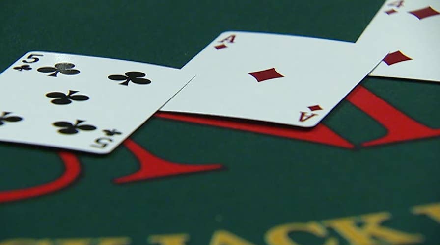 Vegas casino tipping policy mired in court lawsuit