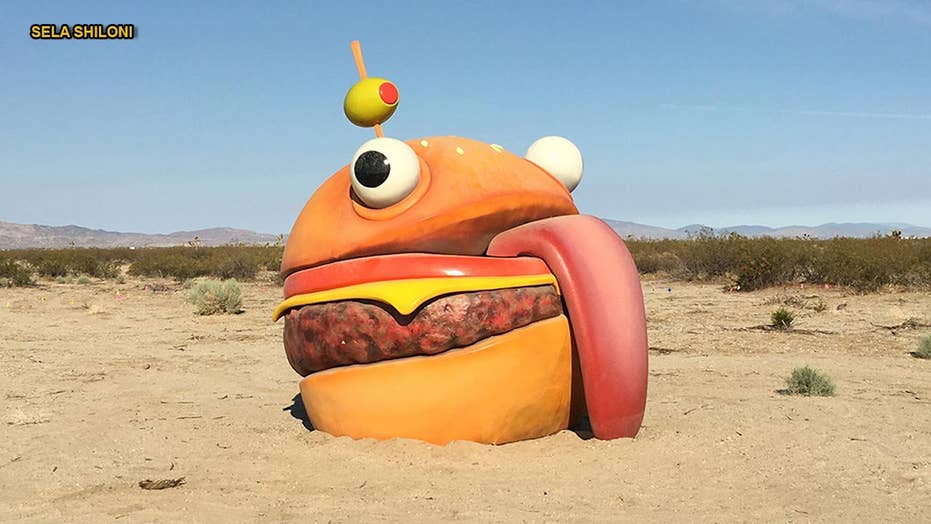 Fortnite Desert Mystery Bizarre Giant Video Game Burger Leaks - fortnite desert mystery giant burger leaks into