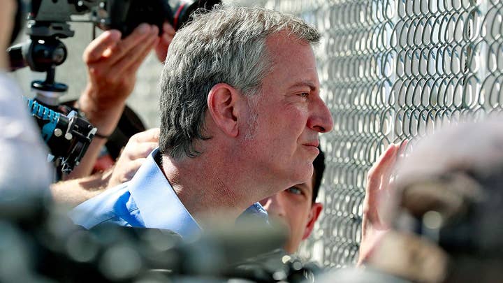 Border Patrol claims de Blasio illegally crossed border