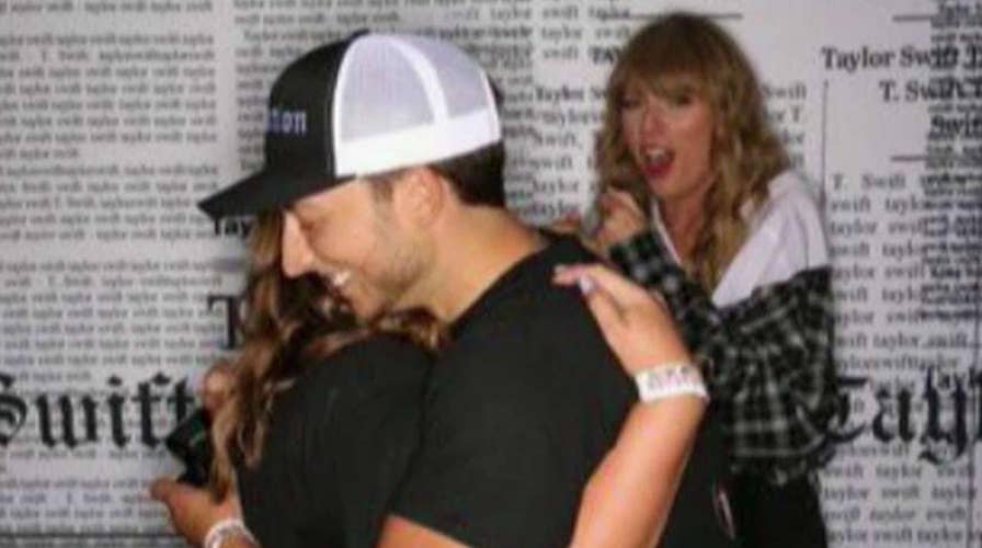 Couple gets engaged in front of Taylor Swift