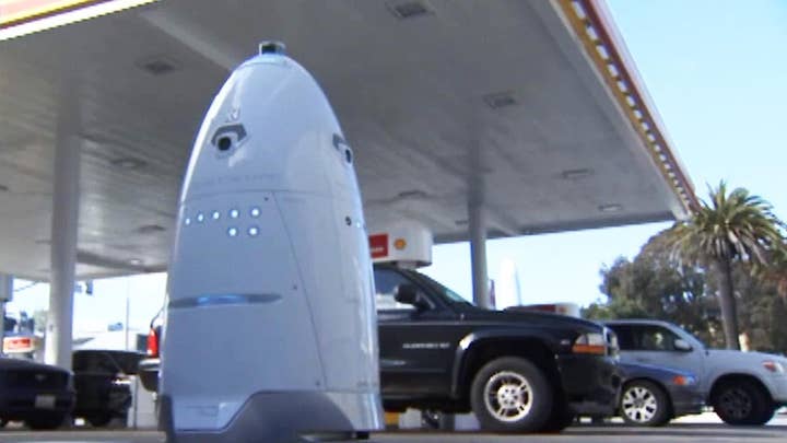 Robot begins patrolling San Francisco gas station