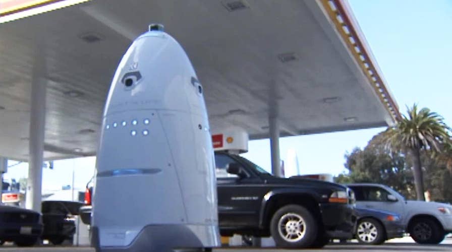 Robot begins patrolling San Francisco gas station