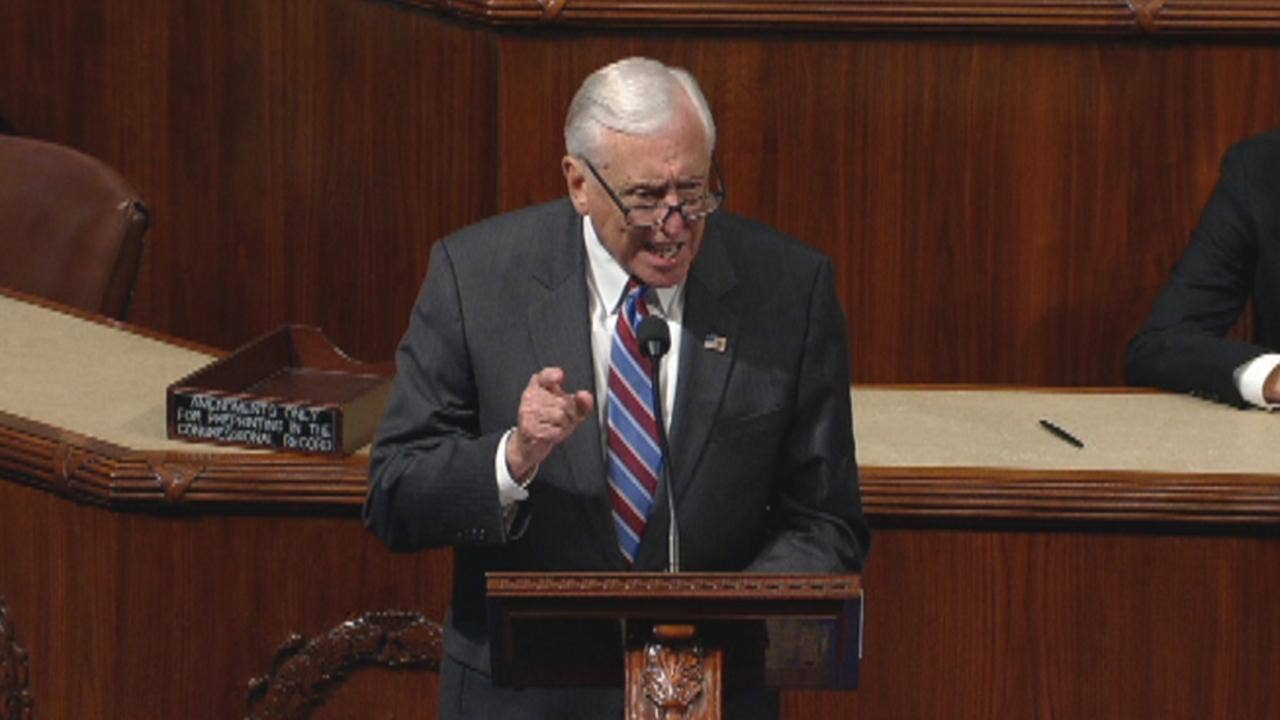 Dems erupt into 'USA' chant on House floor after Hoyer gives fiery anti-Putin sp...