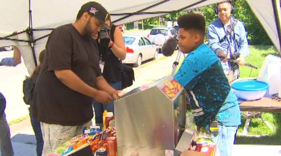 13-year-old's hot dog stand gets official business permit