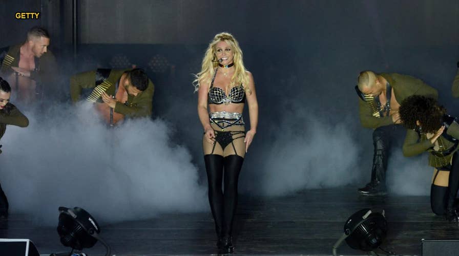 Britney Spears suffers 'senior moment' on stage