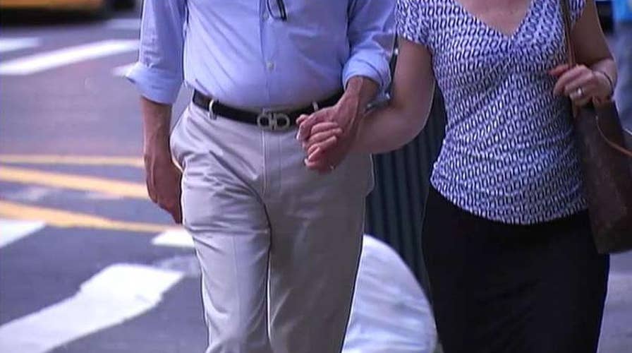 Dating site study: Most pursue mates 'out of their league'