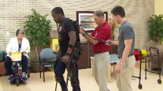 Exoskeleton suit helps paralyzed Navy veteran walk again - Fox News