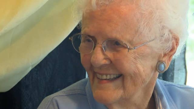 101-year-old celebrates birthday at Taco Bell