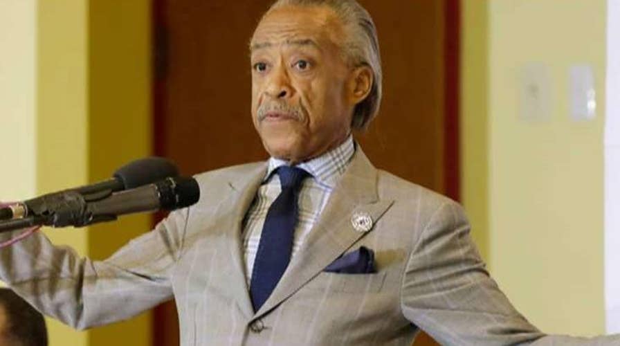 Tucker: Why ruling class loses control in Trump's presence