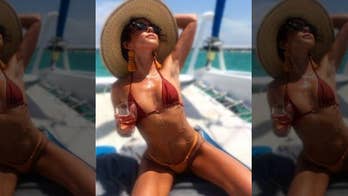 'Modern Family' star Sarah Hyland dons sheer dress in Instagram snap: 'Sun's out, buns out'