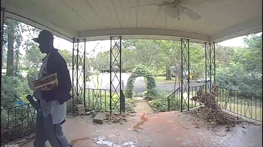 Tenn. mailman caught urinating on front porch