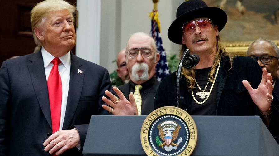 Trump signs the Music Modernization Act