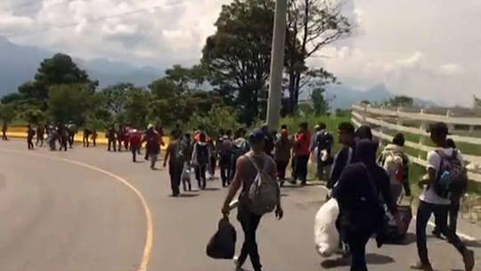 Over 1,500 Hondurans join caravan en route to US