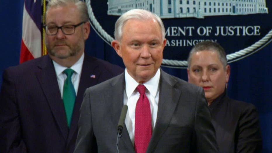 jeff sessions chicago police sessions backs chicago cops police aren t the problem jeff sessions chicago police sessions backs chicago cops police aren t the problem
