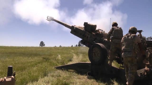 Watch As Us Artillerymen Test M777 Howitzers