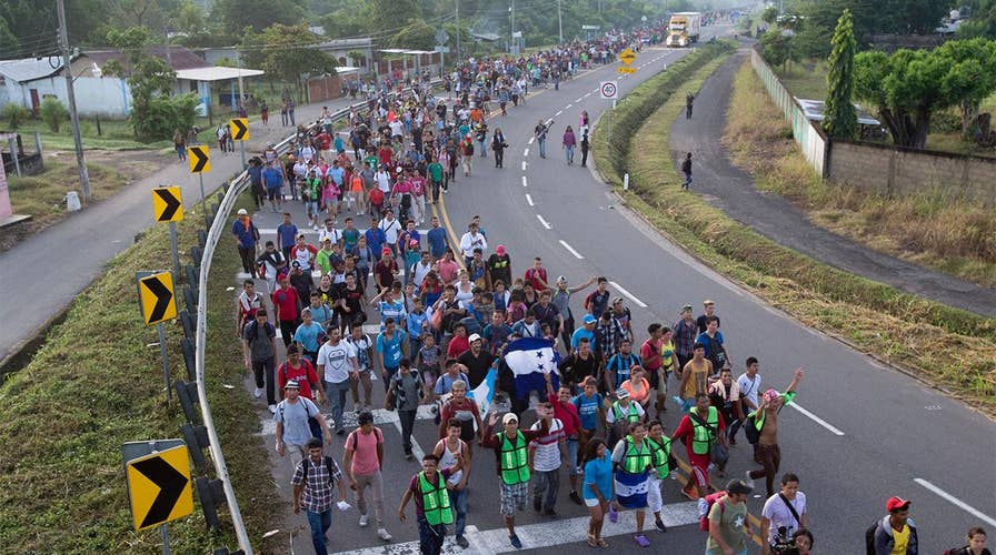 Migrant caravan passing through Mexico without resistance