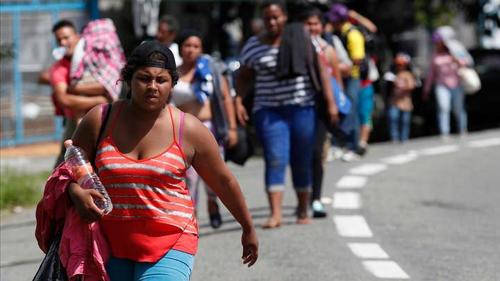 Migrant caravan battling blistering temperatures in Mexico