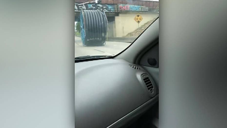 Giant industrial spool delays Texas traffic