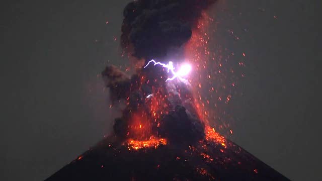 Rare volcanic lightning seen as Krakatau Volcano erupts
