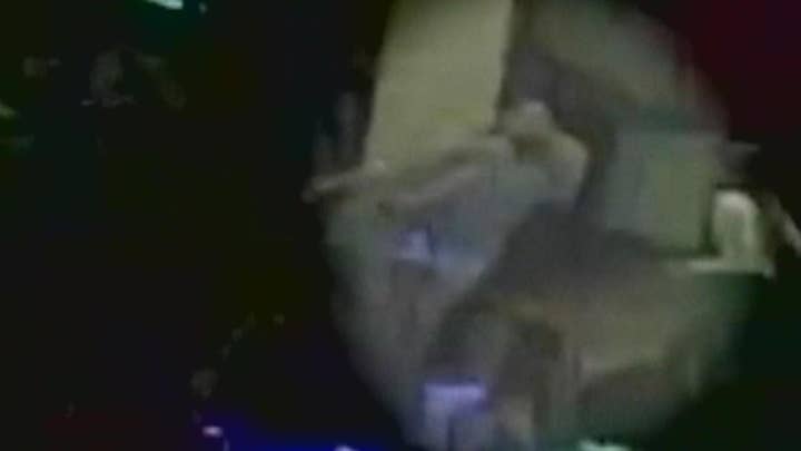 Woman chokes nightclub bouncer until he falls unconscious