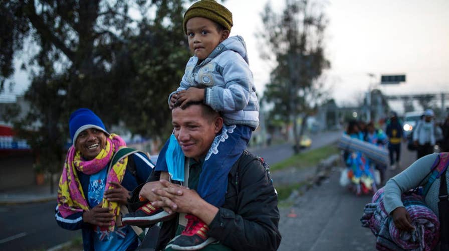 Migrant caravan leaves Mexico City for US border