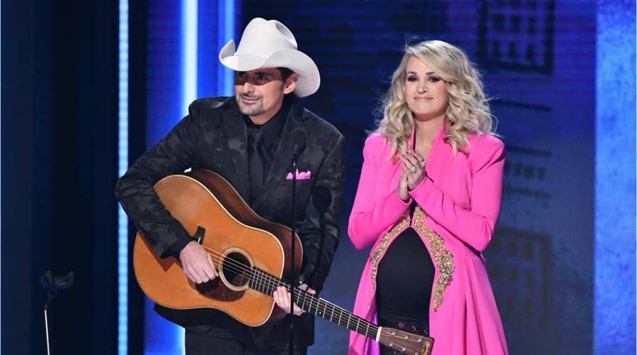 CMA Awards: Carrie Underwood and Brad Paisley avoid politics