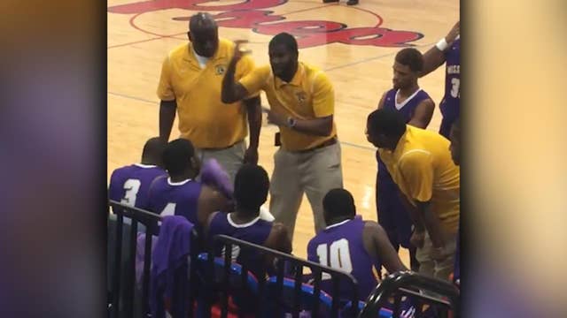 Coach's sign language pep talk to deaf players goes viral