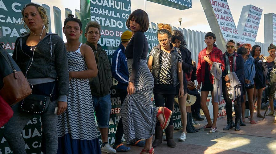 1,000 migrants sharing one bathroom at Tijuana rec center