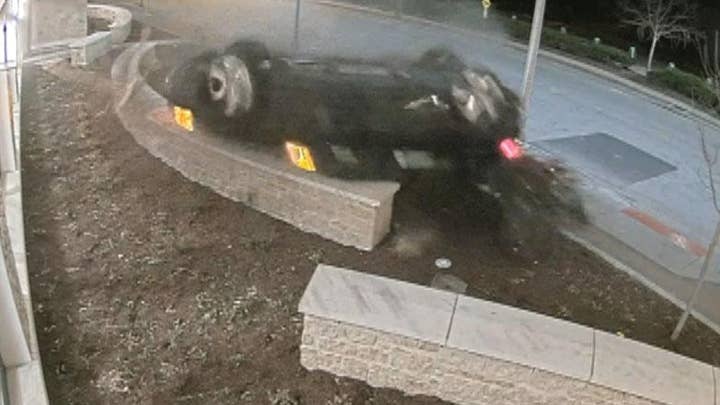 Car crashes into Illinois police station