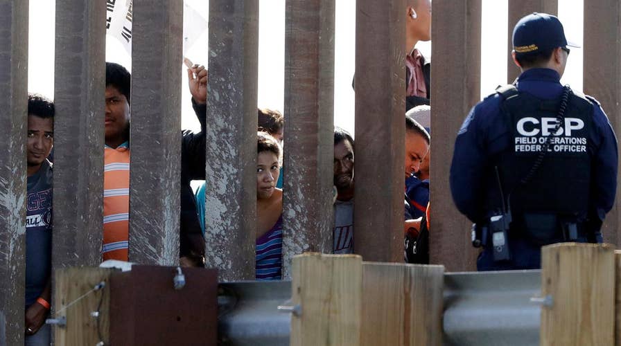 Border Patrol: Nearly 1000 migrants rushed border crossing