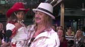 Breakfast with 'Friends': Kid Rock celebrates new restaurant