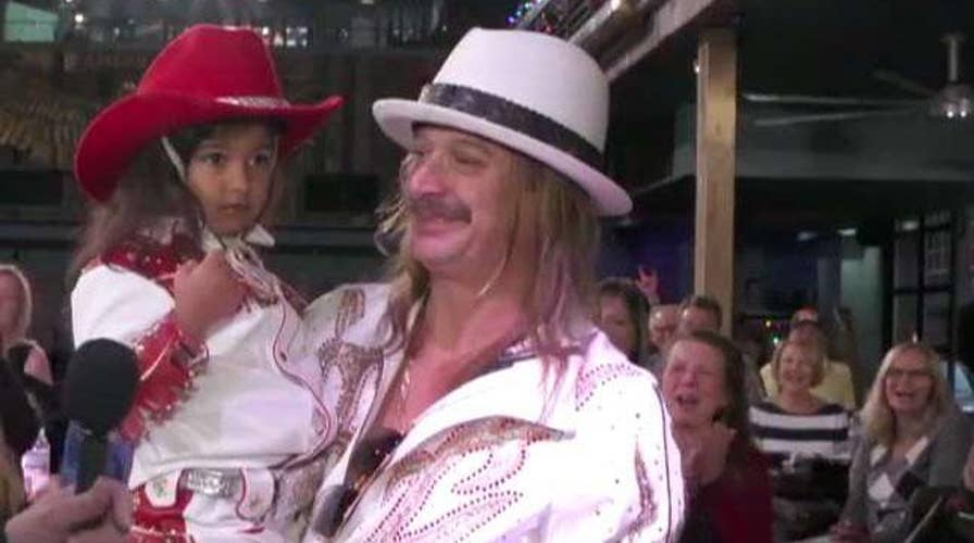 Breakfast with 'Friends': Kid Rock celebrates new restaurant