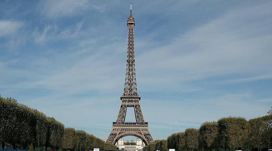 Student protests shut down Eiffel Tower