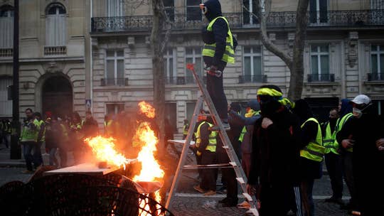 Reporter's Notebook: Riots in Paris streets ahead of Macron address