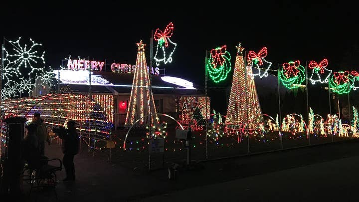 NJ township declares war on Christmas lights<br><br>​​​​​